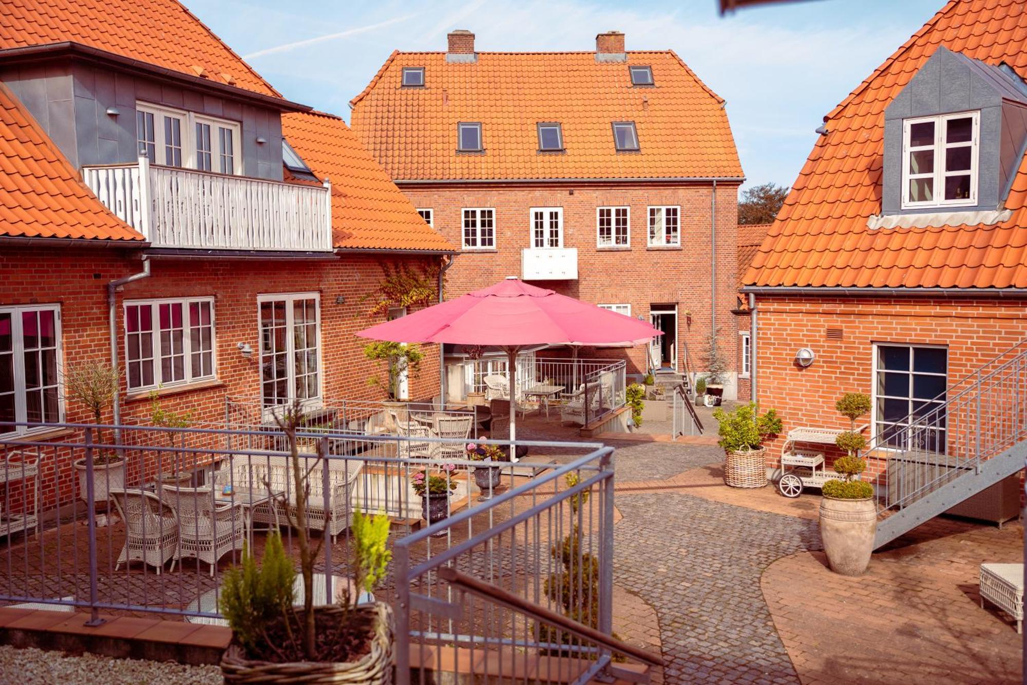 Boutique Hotel Postgarden Holsted Экстерьер фото